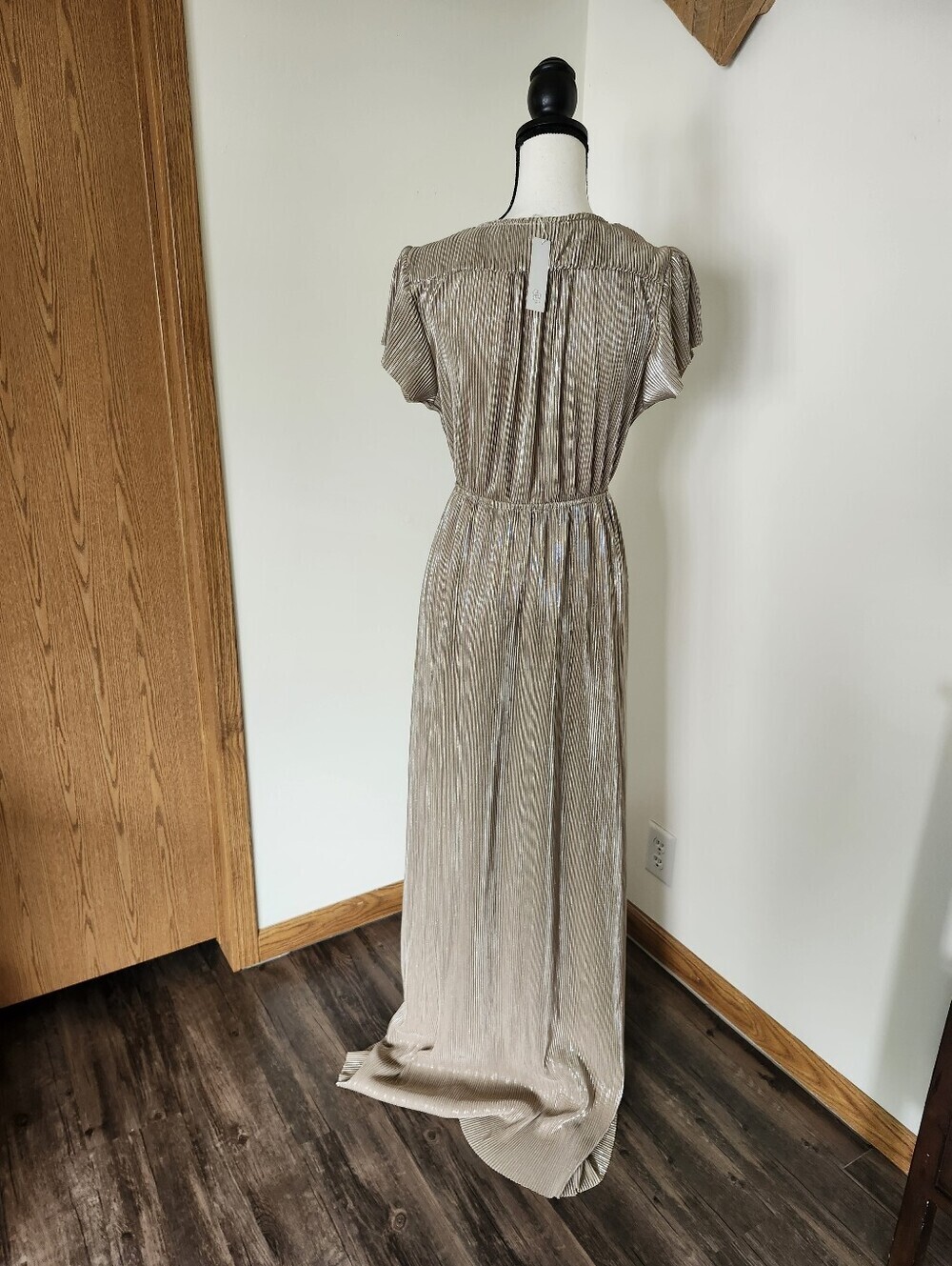NWT Baltic Born *With Minor Flaw* Metallic Golden Pleated V Neck Maxi Dress - Picture 5 of 8